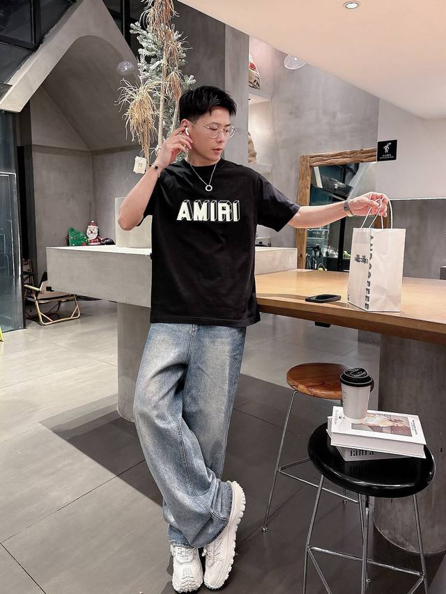 Amiri 2025年春夏新品上新 三标齐全 纯棉圆领短袖T恤 好货不用过多介绍 看细节 专柜码数：M-Xxxl 175 140建议L