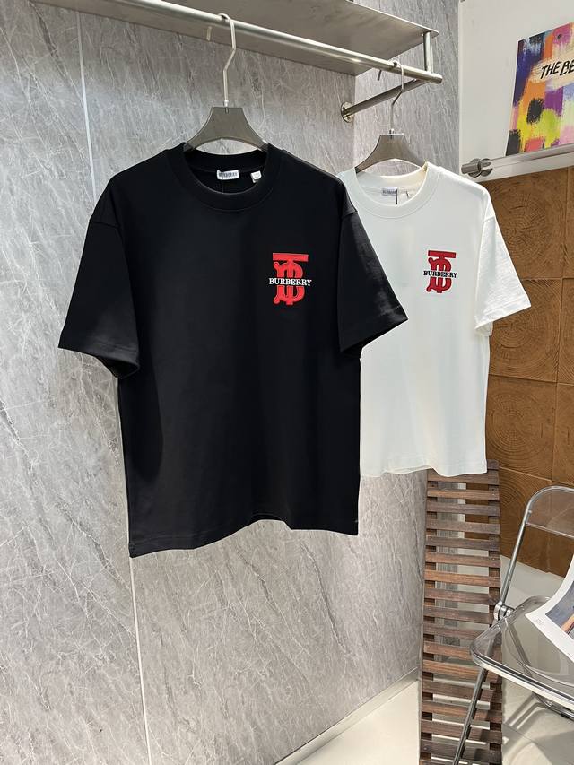 Bbr 25Ss新款圆领T恤！潮人必备！立体绣花工艺.经典色彩搭配时尚好看.整体效果年轻有活力！280G棉材质精制而成，着感手感都相当舒适.手感细腻有质感！ 颜