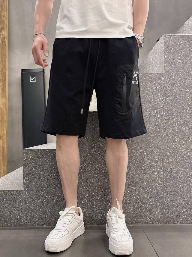 始祖鸟 25Ss春夏季新品男士休闲短裤 专柜同步有售 高端简洁时尚大方休闲裤 ，进口原版面料，上身舒适透气，顶级工艺图案，腰围工艺围接，档次极高，版型超正，上身