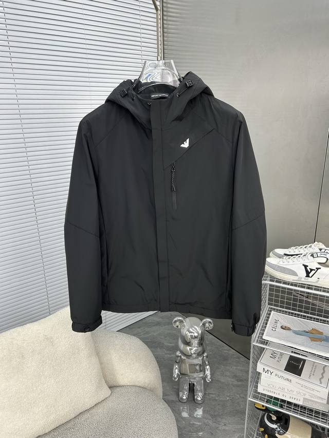 Armani阿玛尼 专供新款原单男士夹克外套 渠道特供 高端货简约经典大爆款 原版聚酯纤维创新科技面料 简洁利落又清爽商务，品质做工细节经得起任何形式检验，绝对