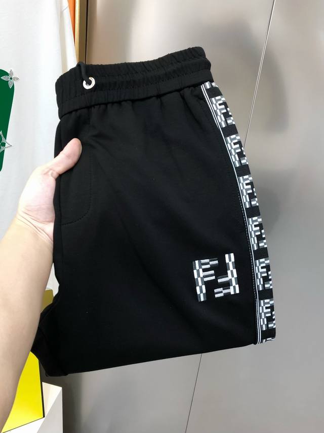 Fd 芬迪2025春夏新款原单男士休闲裤 柜台同步售卖 高端定制 原单狠货 简洁时尚百搭款立体刺绣Logo图案设计 定制原版进口冰丝棉混纺面料 进口五金辅料 上