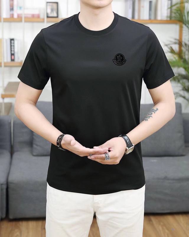 蒙口 2025最新男士高端好货，胸前字母徽标印花图案增添活力感！最经典一目了然的干净与纯粹的结合.必入款推荐！选用190克双股丝光面料制成 纹理清晰，尽显高端奢