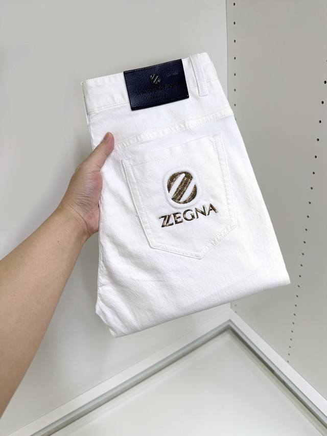 Zegna 杰尼亚 爆款来袭 新款新品 专柜有售 实体店已极品牛仔裤专柜原版1:1好货，适合各个年龄段。市场最高版本的欧洲进口面料。舒适柔软亲肤，上身效果超级棒