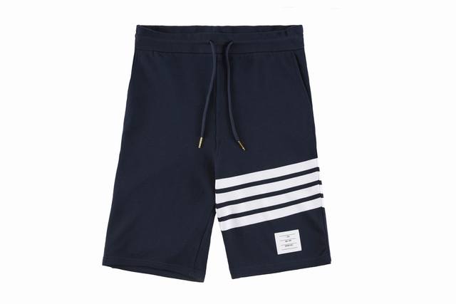 Thombrowne 经典色织短裤 面料采用专业订纺表面32S触感细腻内里8S，挺括有型，克重高达380G，起订量500Kg 相当于1000件单品 。口袋布红白