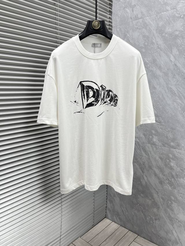 Dr家 2025春夏新款男女同情侣款休闲宽松棉质圆领短袖T恤衫！贸易公司渠道稀出，同步官网发售 ！ 2025春夏最新系列，经典时尚设计元素，为全新系列注入满满活