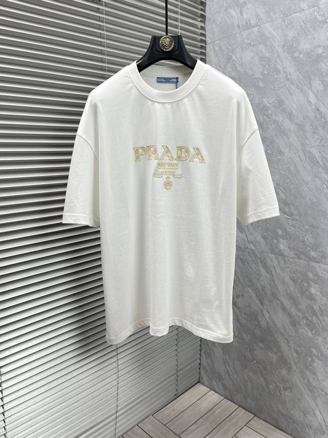 普拉家 2025春夏新款男女同情侣款休闲宽松棉质圆领短袖T恤衫！贸易公司渠道稀出，同步官网发售 ！ 2025春夏最新系列，经典时尚设计元素，为全新系列注入满满活