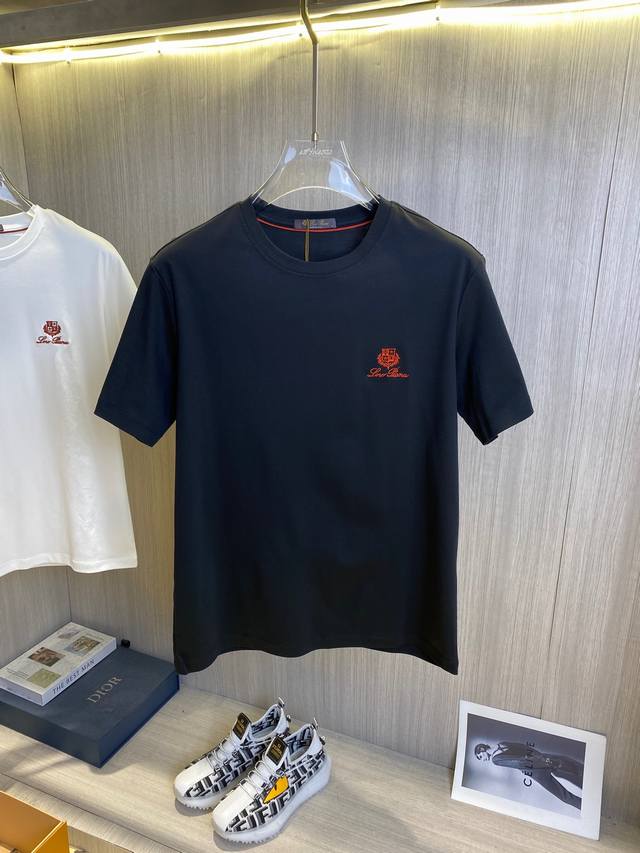 Lp诺悠翩雅 2025Ss春夏高品质丝光棉短袖T恤 三标齐全 原单品质，最新流行工艺要求，顶级订单要求车线做工，超级好搭配，顶级定制，搭配整件细节 ，品质及剪裁