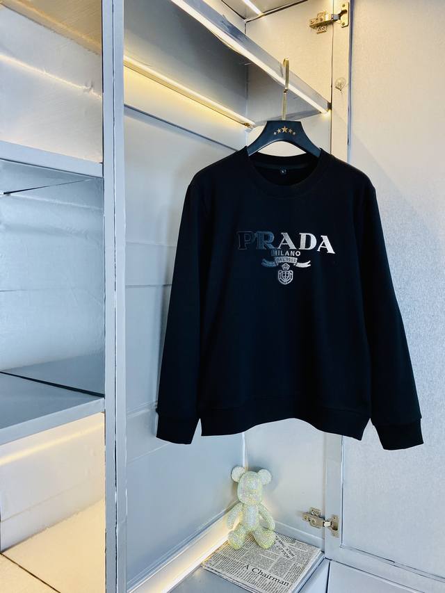 官网款可穿 斤胖子福音 普拉达Prada 原单品质 三标齐全 2025最新款 衣服男装卫衣T恤 精选专柜订制顶级双丝光棉进口面料 所有细节做工完美1比1复刻 还