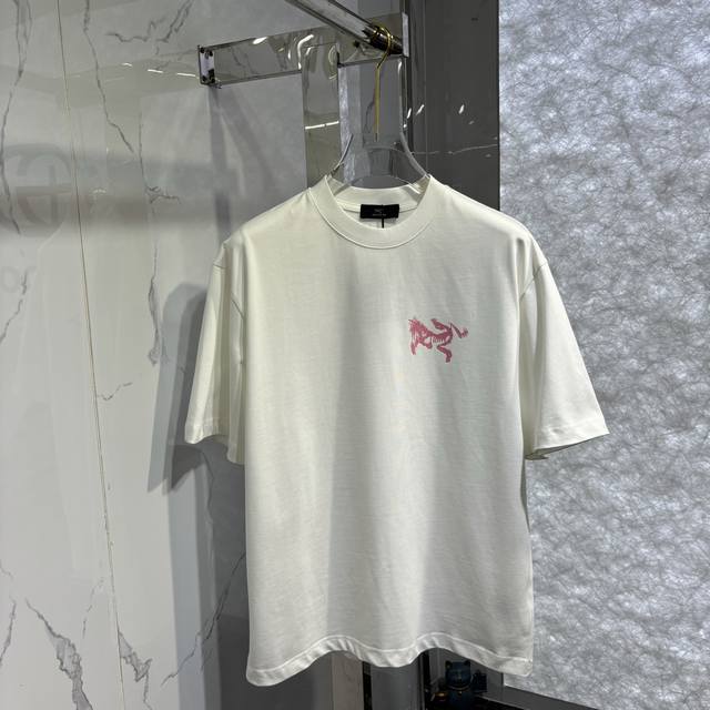 Arc-前后喷绘工艺新款短袖 颜色：黑，白 码数：M~Xxl