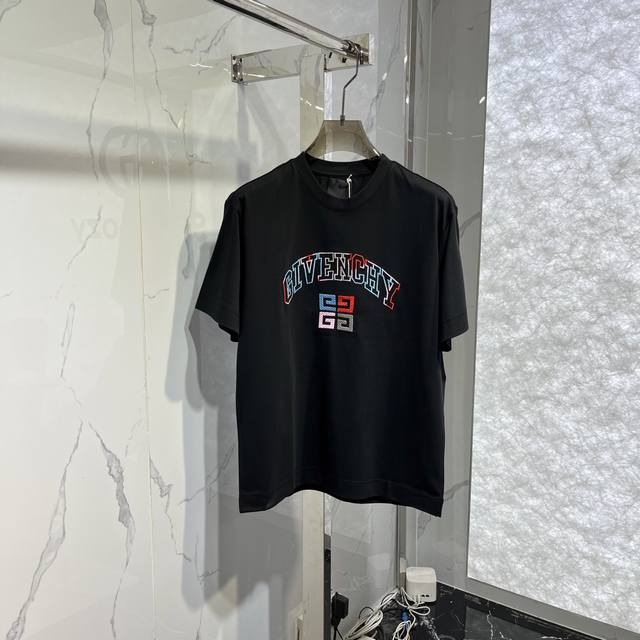 Gvc刺绣字母圆领短袖 颜色:黑，白 码数:Xs~Xl