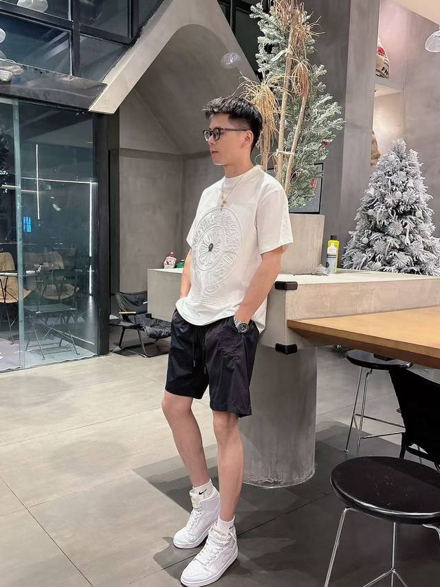 克罗心* 5S 春夏新款休闲短裤 品牌经典绣花Logo ，舒适度极好，手触感强烈。辨识度极高 定制进口面料 色泽清新 做工精细 ：码数 M 4Xl
