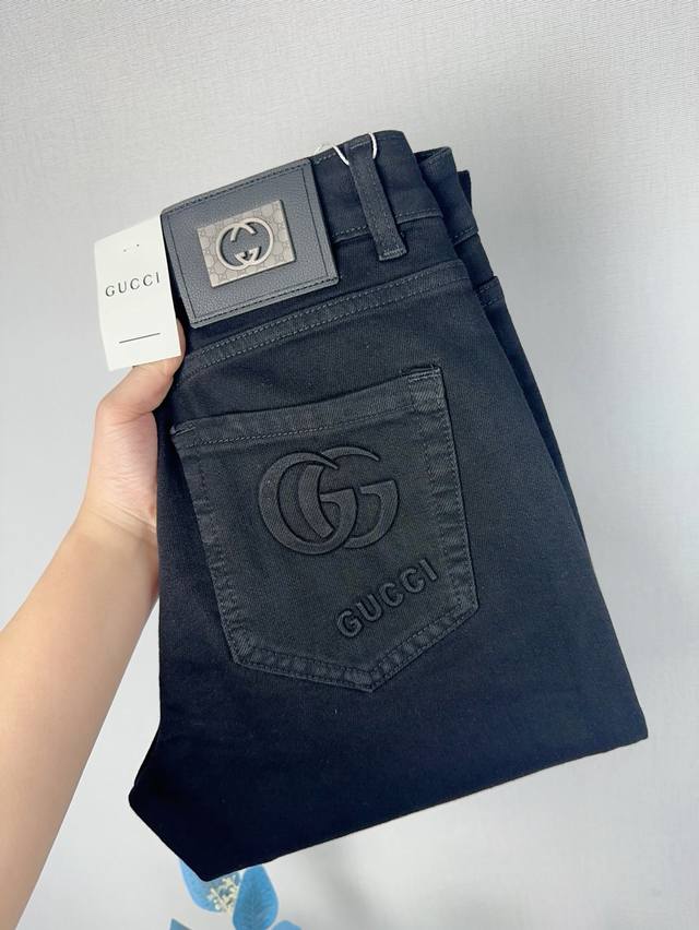 Gucci2025 高级夏季薄款时装牛仔裤，精选弹力超柔软舒适纯棉面料，修身小裤闭眼入剪裁修饰腿型百搭显身材，高级洗水工艺技术尽显裤子档次。！码数29 38。