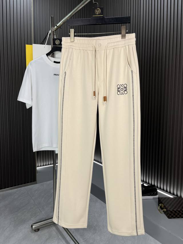 Bjl 罗意威：2025春夏最新系列男士休闲裤！采用客供弹力柔棉材质，柔软细腻，手感绝佳！品牌格调一览无余！极简主义设计，没有多余浮夸的元素来宣兵夺主，细节做工