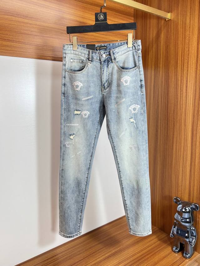 Versace 范思哲 2025春夏新品 三标齐全 牛仔裤 好货不用过多介绍 看细节 专柜码数：29-38 175 140上身32码