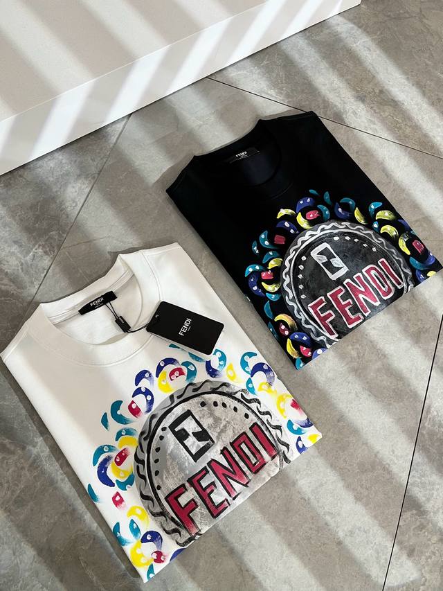 Fen*I 芬*迪2025春夏新款Fd家族Ff男女同款打底衫，男女同款百搭极简短袖。意大利原厂订单，Fd家族人气单品，简约纯色系打造。Fd家族经久不衰的标志性臻