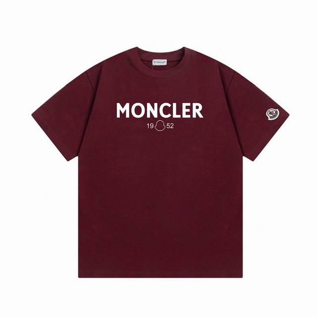 Moncler 蒙口 2025新款 简约字母Logo 定制袖章 男女同款 短袖T恤 定制300克100％双纱纯棉面料 定染32支双股螺纹 领标吊牌主唛三标齐全