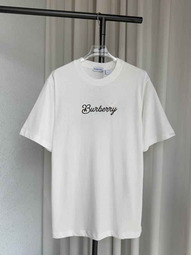 Burb*Rry 25Ss春夏新品冲浪风格马术骑士图案T恤短袖 独家高版出品 选用棉质平纹针织面料打造饰航海结与品牌马术骑士徽标刺绣罗纹袖口和下摆宽松版型男女同