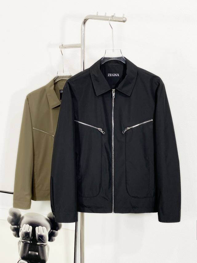 新品 Zegna男士休闲夹克外套，香港洋行渠道货，纯正血统品质，25年官方新款，高端成衣系列！官方强推王牌单品！！ 作为Ez家族系列中最有力的法宝，积攒了极高的