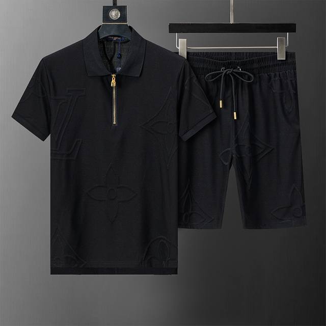Louis Vuitton 路易威登2025年春夏新款男装休闲翻领套装，提花面料，款式时尚又 帅气，面料舒适，做工严谨 ，走线工整。上身效果好 码数 M-3Xl
