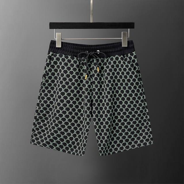 Louis Vuitton 路易威登 2025年春夏新款男装休闲短裤，提花面料，款式时尚 帅气，面料舒适，做工严谨 ，走线工整。上身效果好 码数 M-3Xl 黑