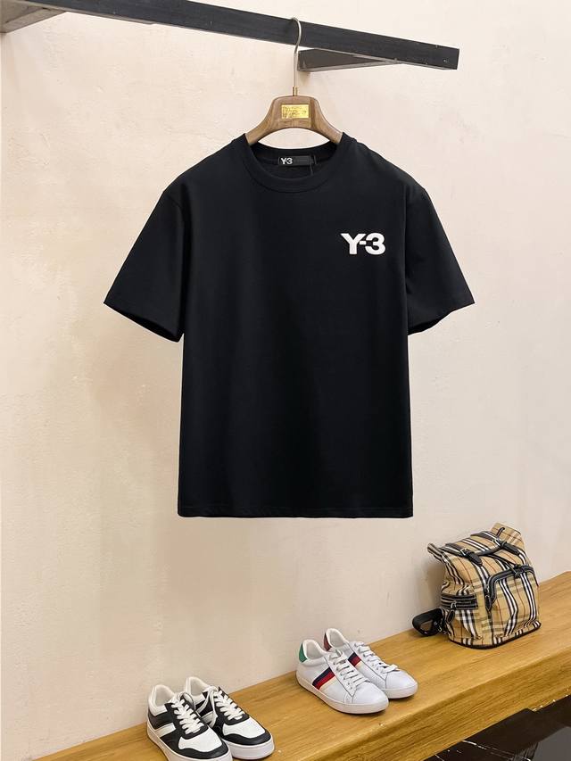 市场有仿版认准工艺和面料 25Ssy3家纯棉最新面料 最高版本 胸前后背Y3字母发泡印花工艺经典标识图案Logo时尚简约潮流短袖，最顶级的品质专柜原单短袖，顶级