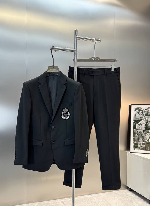 D&G*杜嘉-班纳2025S新款男士商务套西！高级印度丝漂洋过海纯手工定制！超高端顶尖一线成衣手工系列，西装领域里的佼佼者，世界公认的顶级面料和工艺水平，高密度