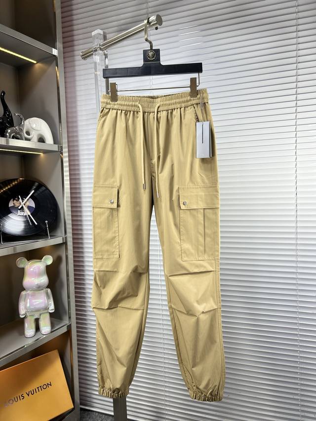 Dio*迪奥 Ss25早春新款工装休闲裤，官网同步发售卫裤，裤身工艺设计，进口客供辅料、面料定制，代工厂P出品免检！每个细节做到极致，原版五金配件，潮范十足、上