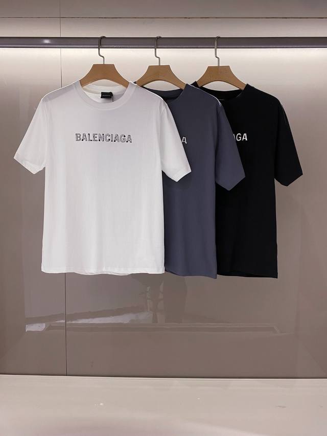 新品 贸易公司订单.2025春夏新款Bal*Nci*Ga 男士残缺做旧字母标识印花廓形印短袖T恤 .Os裁剪设计,铸就了独特的造型魅力.着身廓形感独一无二.复古