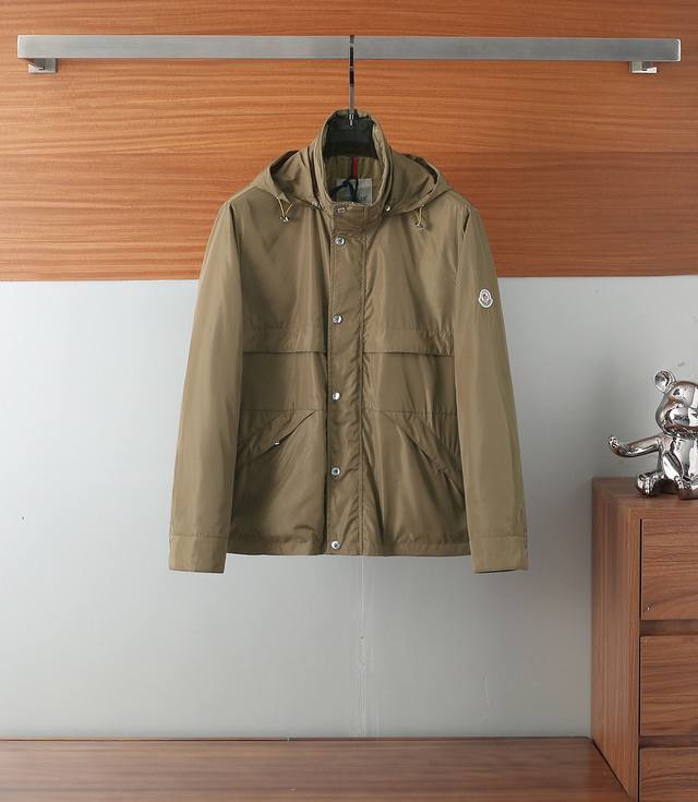 Moncler 2025Ss春季最新款蒙口连帽休闲外套 隐藏帽设计春款外套高端品质、高档制作工艺，版型面料五金都是专柜1:1定制，透气舒适合成面料，Logo采用