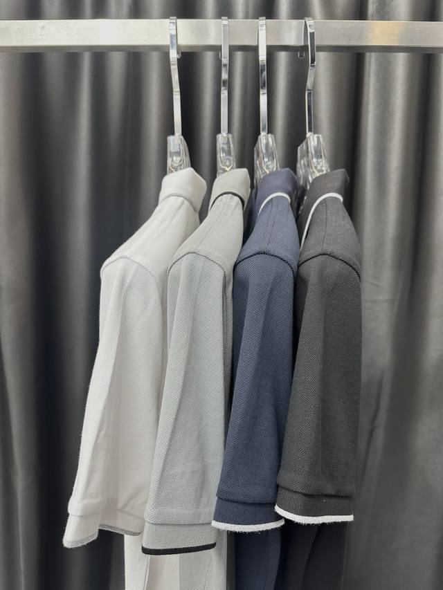 Bc布鲁提 25春夏新品刺绣高周波工艺Polo衫，领口饰有三扣门襟，胸前饰有图案，采用细珠丝光珠地面料；多色设计，黑色 白色 灰色 宝蓝 M～Xxxl