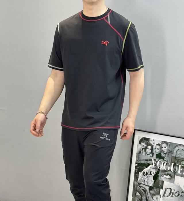 懂货的入手！Arc'tery*X鸟家25S新款T恤.原单货推荐常规版型打底T恤衫 .立体裁剪明线撞色设计.运动风格律动感线条搭配.舒适得体！原版专业户外高科技聚