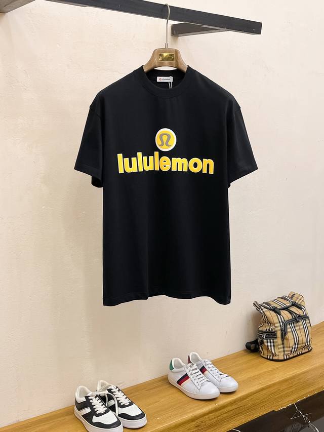 Lulu2025新款原单男士休闲打底短袖T恤！高端定制 高版本 时尚百搭爆款宽松版型原版进口420克双股纯棉面料 螺纹袖口.领口衣摆 手感超柔软细腻 穿着亲肤舒