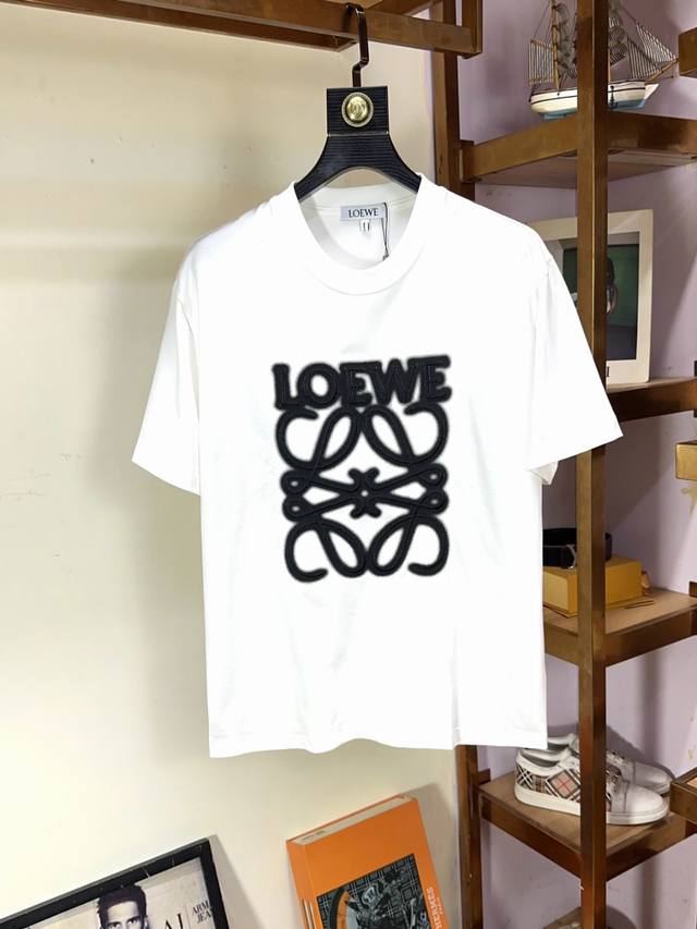Loewe 罗意威 胖哥福音最大可穿200斤高版本 顶级圆领休闲短袖高级定制百搭款式 任何人都可以轻松驾驭 面料全订制工艺 胸前奢华经典品牌最新Logo设计，非