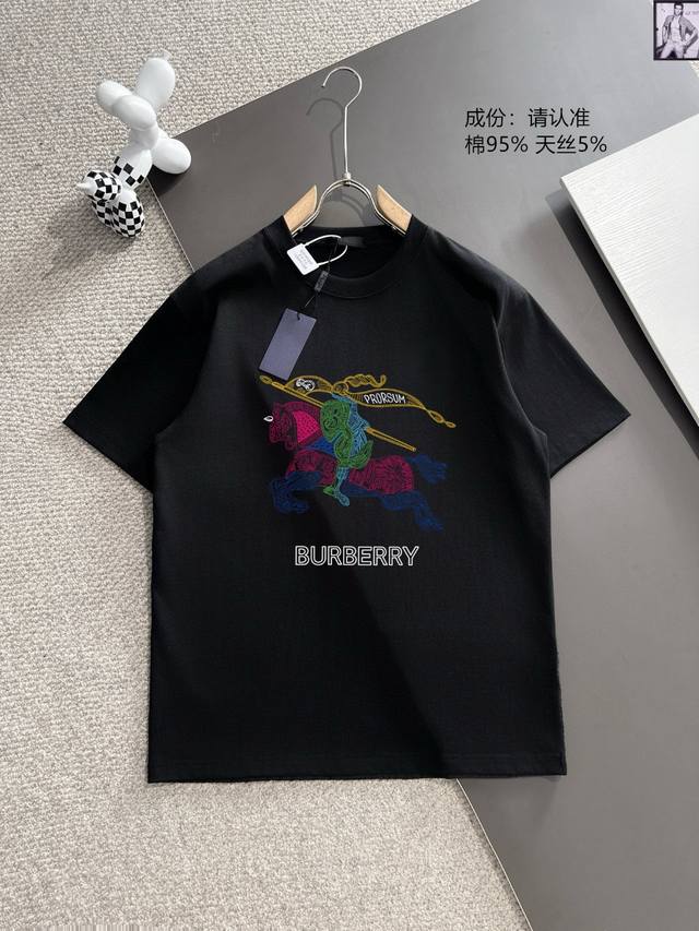 Burberry 巴宝莉 夏季新款 男士圆领T恤 官网柜台同步售卖 高端定制 胸前Logo设计 采用进口高克重纯棉面料 柔软细腻 舒适透气性优越 极易凸显出气质