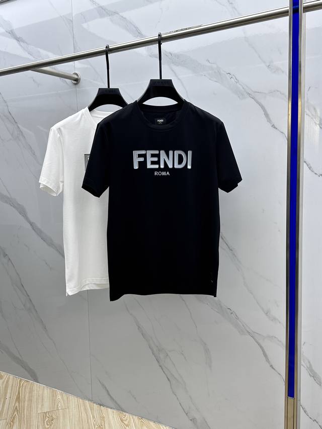 Fendi 芬迪 2025春夏新款D家印花短袖，高版本，专柜同步！很有辨识度，超级有质感！叠穿打底就很有博主范儿了 ，低调有品位 ，原版面料 ，丝光棉面料，上身