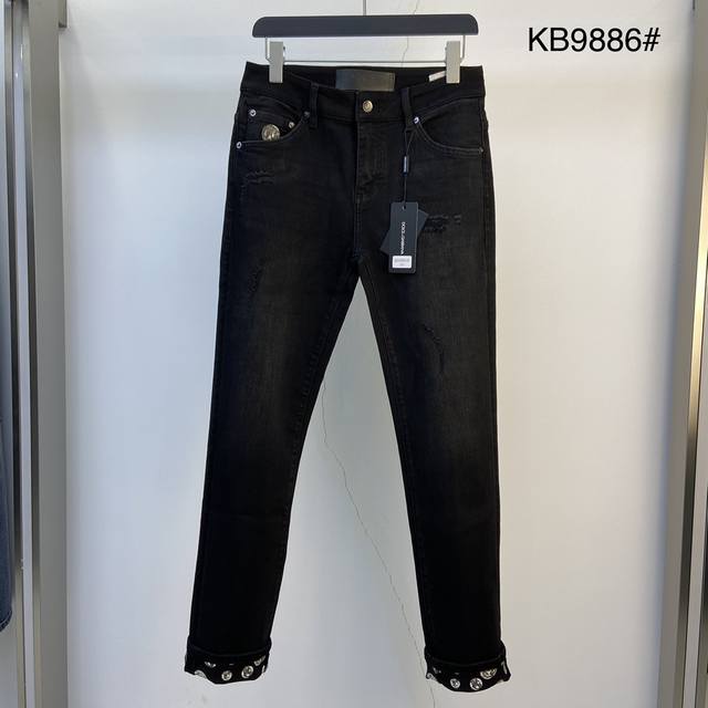 新款售后 D&G2025新款 原单狠货牛仔裤，原版五金皮牌 ！版型超正.修身不紧身，超级有范，原版定制水洗牛仔面料，原版五金辅料开模！上身帅气十足！码数：29-