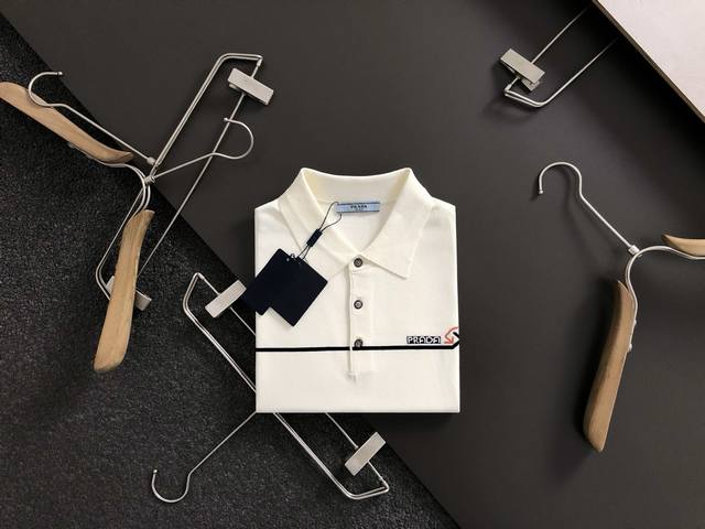 Prad*修身版型M-Xxxl 2025春夏顶级进口私货，高端字母提花线条款伊力特短袖，纯色百搭融合提花针织短袖专柜款时尚不失奢华 品质毋庸置疑 上身效果超赞，