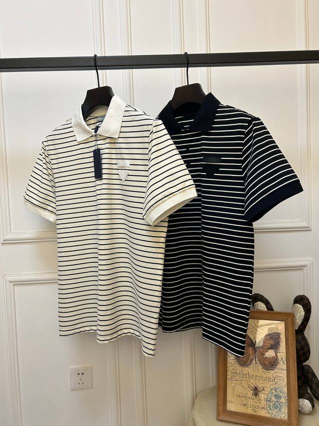 新品Prada普拉达 Ss夏季新品，男士胸前经典徽标刺绣珠地网眼商务休闲短袖Polo衫！香港洋行渠道货，重磅高端级臻品，完美沿袭了Prada家的精髓与基因，胸前