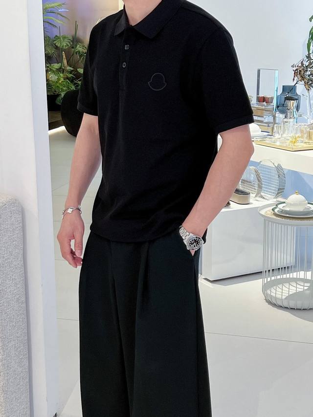 Moncler 2025Ss夏季新款 Logo男士翻领Polo衫！经典商务男款，高端男装的天花板级别的商务男款！简约时尚大气不失优雅，单穿内搭体面过人，品质控