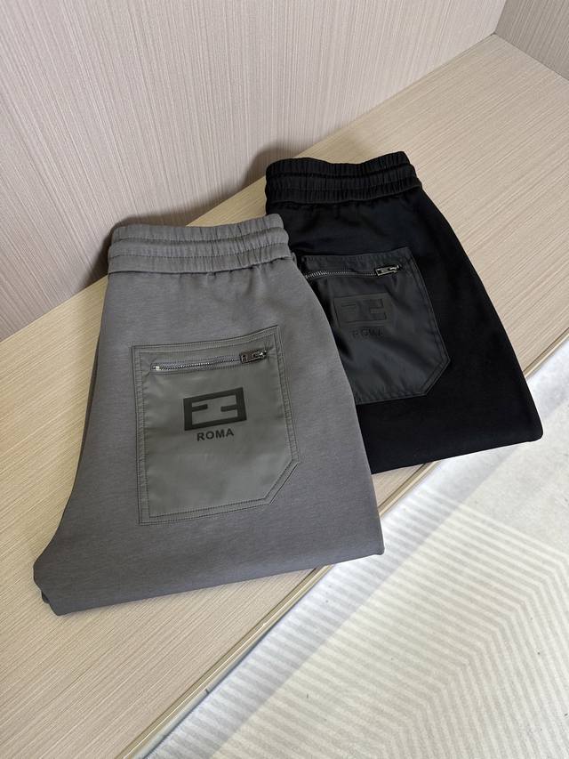 Fd芬迪25Ss夏季新款 男士休闲百搭束脚卫裤休闲裤.客供精纺纯棉面料,区别于一般的棉质,手感质感顺滑细腻,略微弹性的功能,内外兼具的美感裁剪工艺,时刻保持完美