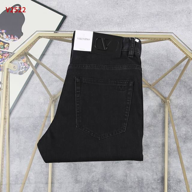 Valentino 款号：2522 Size:30到40码