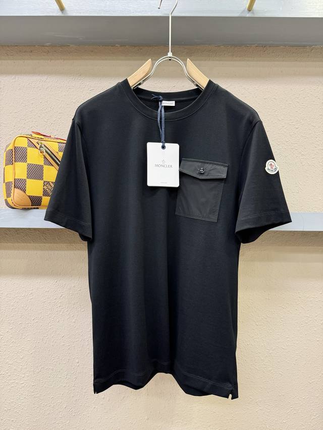Moncler蒙口 顶级品质 2025款新品短袖！精选顶级丝光棉面料，手感柔软。顶级进口私货，时尚设计潮流短袖，不失奢华 品质毋庸置疑 上身效果超赞，奢华官网同