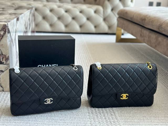 大号 配盒 Size：33*23*10Cm 小香家 Cf Jumbo 大号又酷又飒 大号Cf是一点都不大 酷酷的随意搭配 高品质