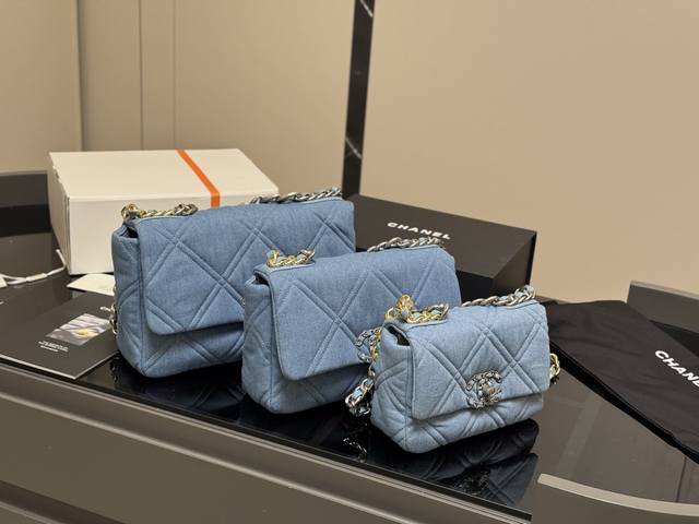 配盒 Size：30Cm 25Cm 20Cm 香奈儿19Bag 性价比做到最优 皮料再次升级 质感高级