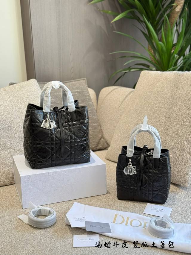 被问爆的Dior Toujours油蜡皮包包，美到犯规 #时尚是轮回我不允许还有人不知道Dior Toujours油蜡皮这款宝藏包包 第一次看到Dior Tou