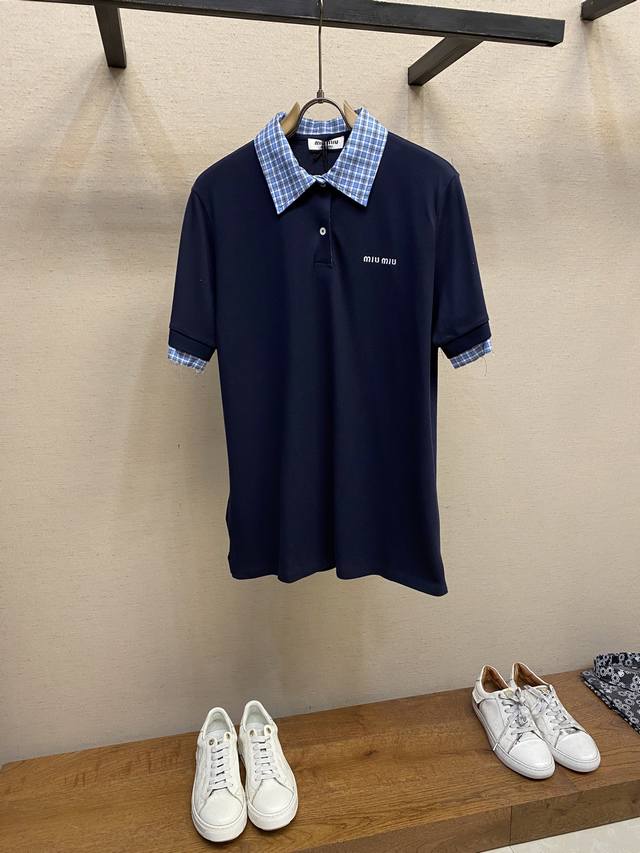 Miu Miu M家蓝格边珠地棉Polo短袖T 格纹拼接蓝色假两件系列 Miu*25春夏新品 蓝色格纹拼接翻领假两件短袖Polo衫 Miu里Miu气的学院风系列