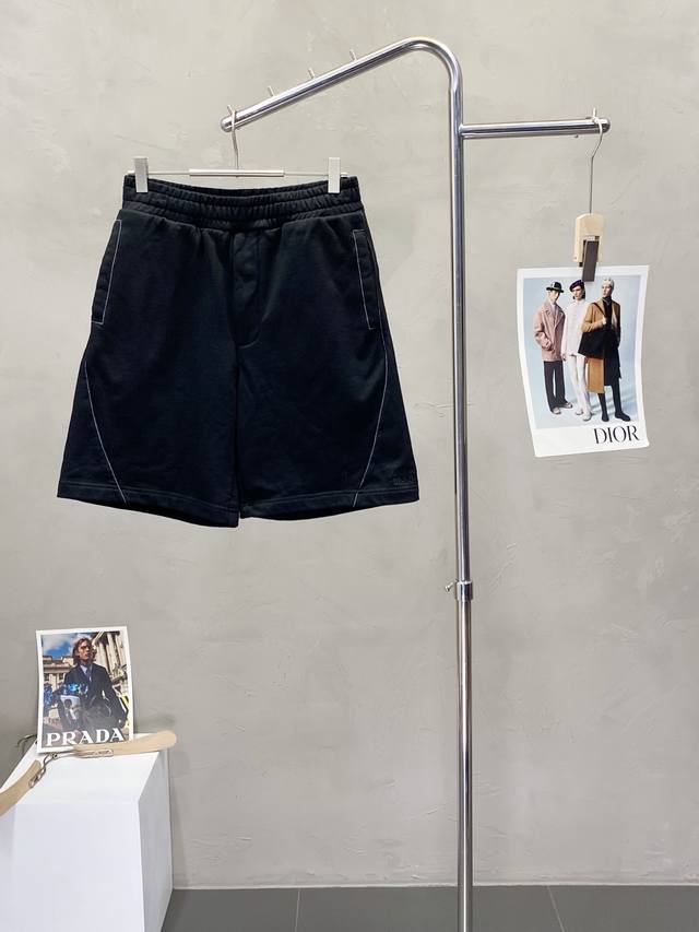 Alexanderwang亚历山大王独家专供新款休闲短裤高端版本 专柜定制面料 透气舒适度高，细节无可挑剔，品牌元素设计理念，体现高品质。手感细腻柔软！呈现休闲