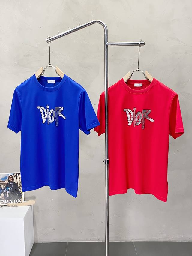 Dior迪奥独家专供新款男士休闲短袖 高端定制 高端版本 时尚百搭爆款进口面料 手感超柔软细腻 穿着亲肤舒适 高端精品 代工厂P精细做工 上身非常赞 男士必备单