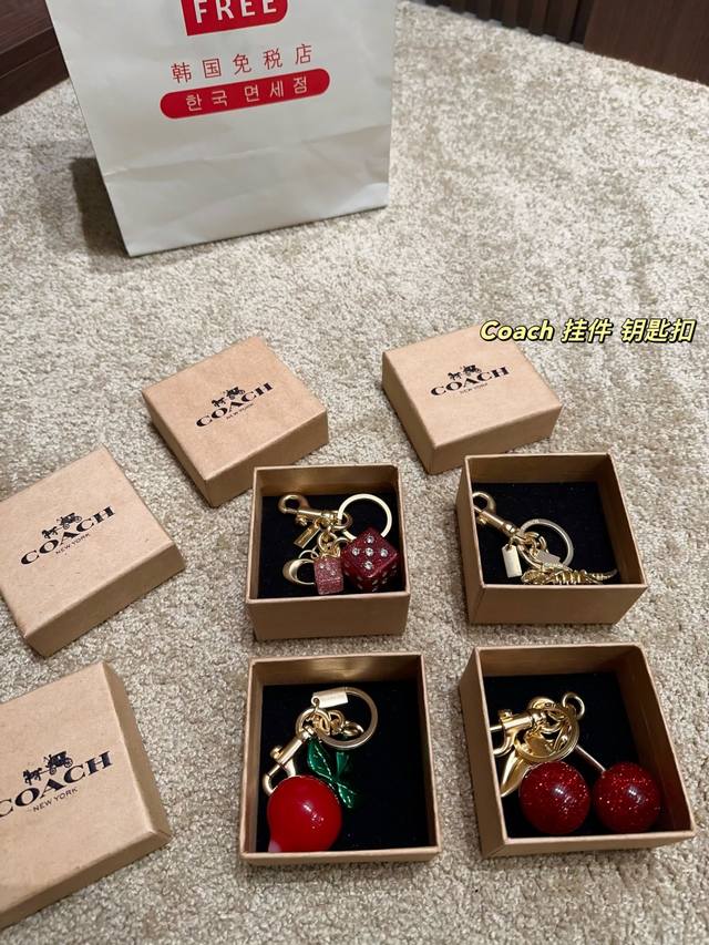 配盒 蔻驰Coach 挂件 钥匙扣