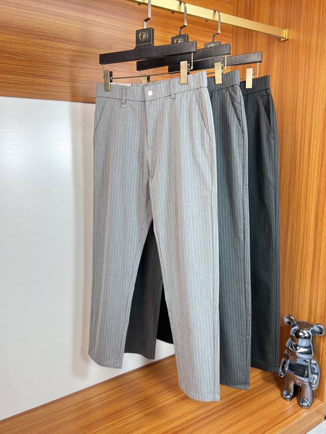 Burberry 巴宝莉 2035春夏新品 三标齐全 西裤 休闲裤 好货不用过多介绍 看细节 专柜码数：29-36 175 140上身32码